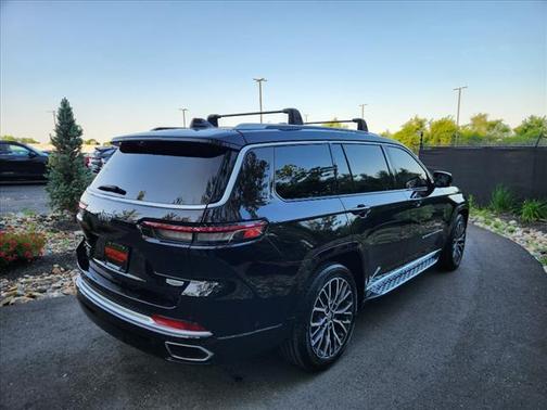 2022 Jeep Grand Cherokee L Summit