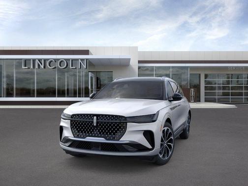 Silver Radiance Metallic 2026 Lincoln Nautilus Reserve