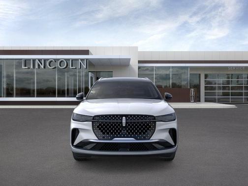 Silver Radiance Metallic 2026 Lincoln Nautilus Reserve