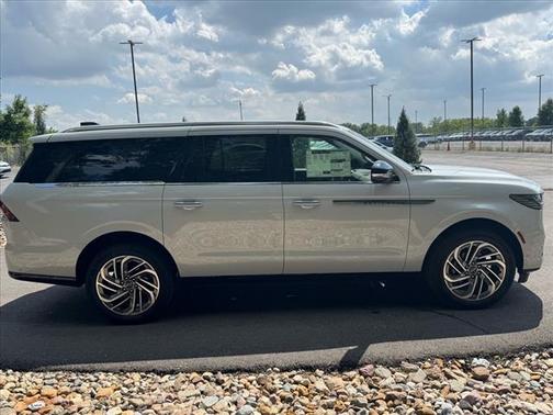 2025 Lincoln Navigator L Reserve