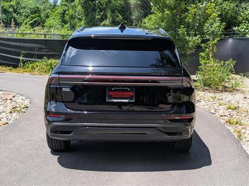 Black Metallic 2024 Lincoln Nautilus Reserve