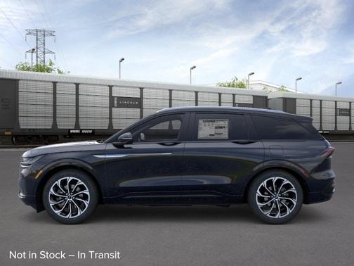 Infinite Black Metallic 2026 Lincoln Nautilus Reserve
