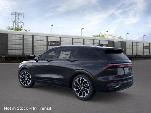 Infinite Black Metallic 2026 Lincoln Nautilus Reserve