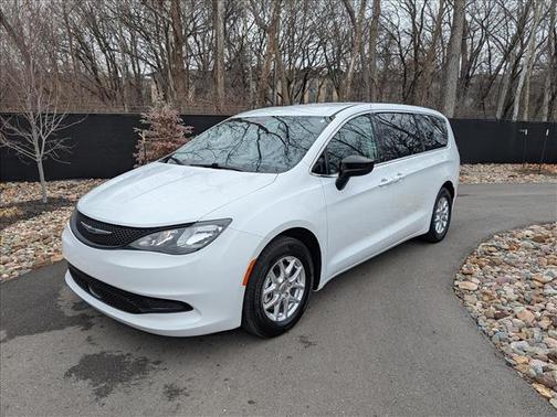 2024 Chrysler Voyager LX