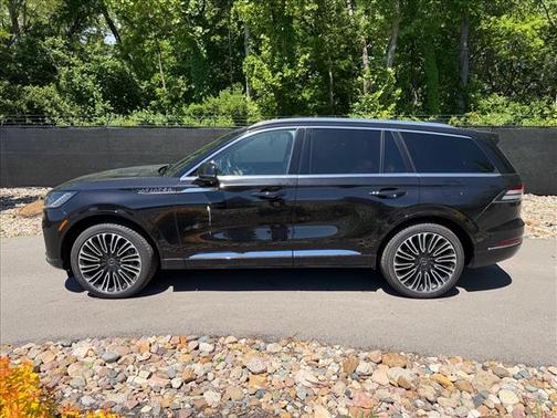 Infinite Black Metallic 2026 Lincoln Aviator Black Label AWD