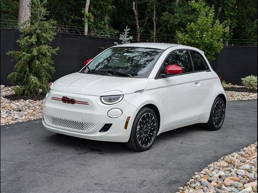 2024 FIAT 500e Base