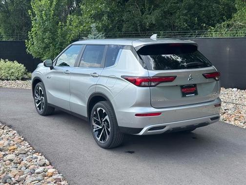 2025 Mitsubishi Outlander PHEV SE
