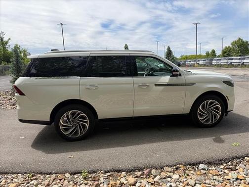 Pristine White 2026 Lincoln Navigator Reserve