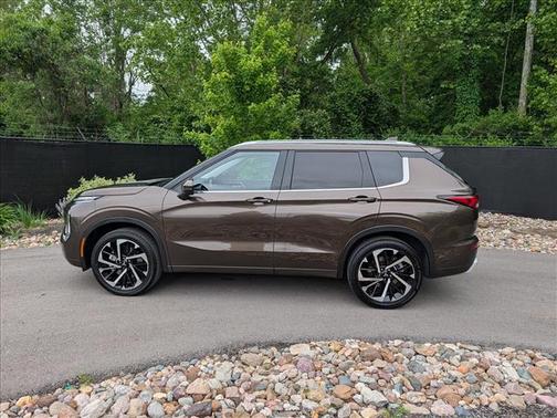 Bronze 2024 Mitsubishi Outlander SEL
