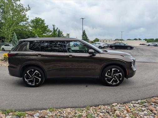 Bronze 2024 Mitsubishi Outlander SEL