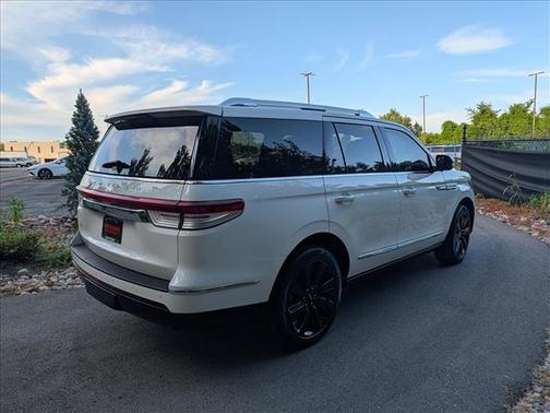 White 2024 Lincoln Navigator Reserve