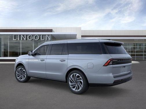 Gray Mist Metallic 2026 Lincoln Navigator L Reserve