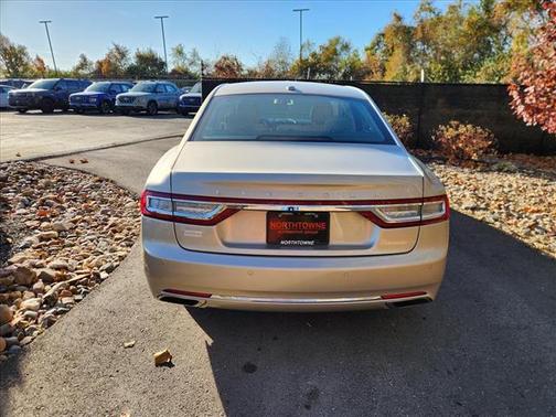 2017 Lincoln Continental Select