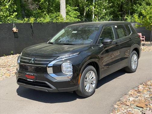 Black Diamond 2026 Mitsubishi Outlander ES