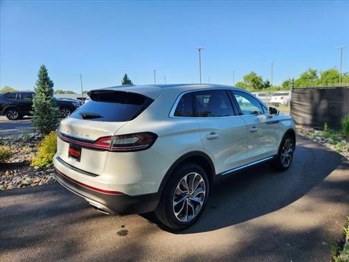 2022 Lincoln Nautilus Reserve