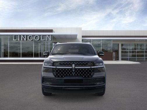Infinite Black Metallic 2026 Lincoln Navigator L Black Label
