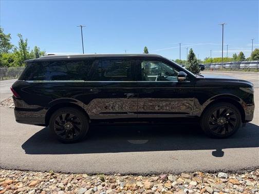 Infinite Black Metallic 2026 Lincoln Navigator L Black Label
