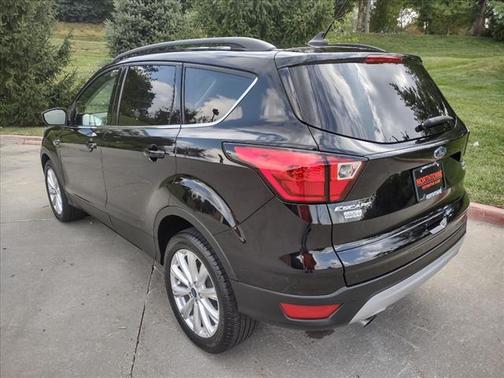 Photo 3 of 41 of 2019 Ford Escape SEL