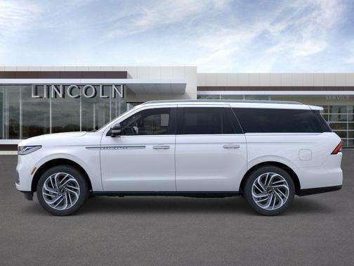 Crystal White Metallic 2026 Lincoln Navigator L Reserve