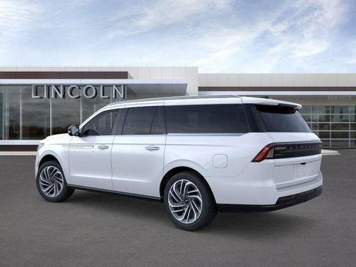 Crystal White Metallic 2026 Lincoln Navigator L Reserve