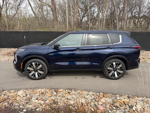 2026 Mitsubishi Outlander SE