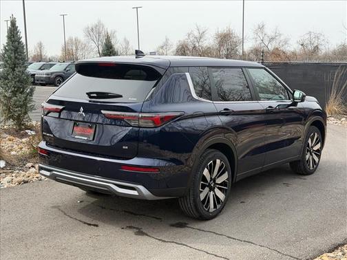 2026 Mitsubishi Outlander SE