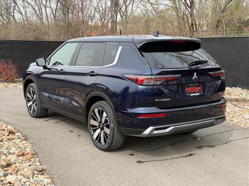 2026 Mitsubishi Outlander SE