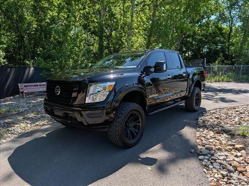 Black 2021 Nissan Titan SV