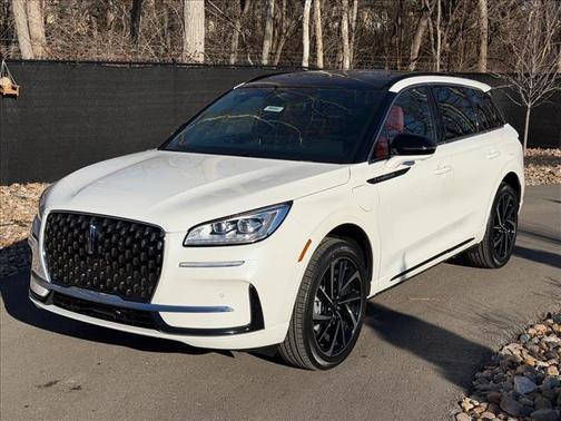 Pristine White 2026 Lincoln Corsair Grand Touring