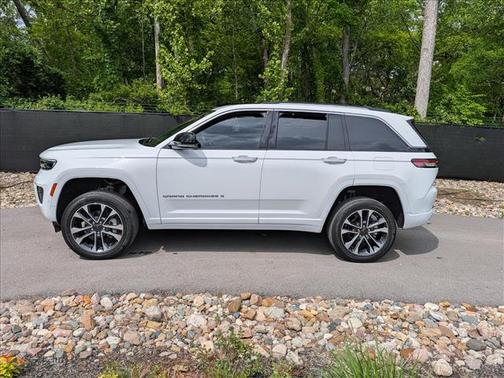 White 2023 Jeep Grand Cherokee Overland