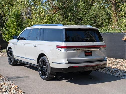 2022 Lincoln Navigator L Reserve