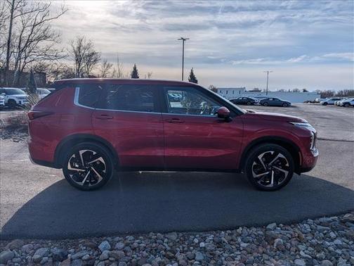 2024 Mitsubishi Outlander SE