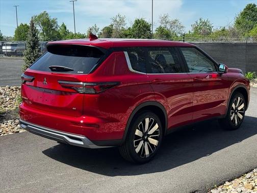 2025 Mitsubishi Outlander SE
