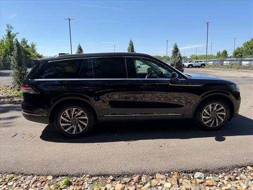Infinite Black Metallic 2026 Lincoln Aviator Premiere