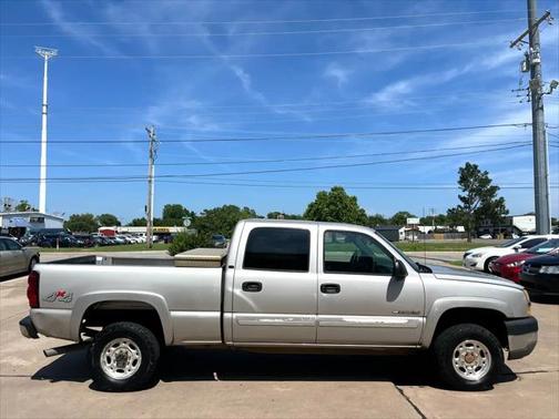 2004 Chevrolet Silverado 2500 LS H/D Crew Cab