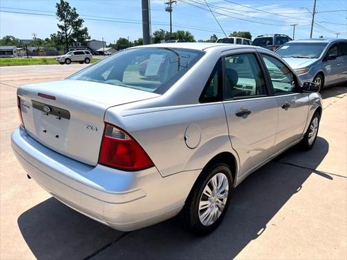 2005 Ford Focus ZX4 S