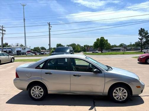 2005 Ford Focus ZX4 S