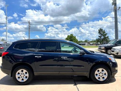 2011 Chevrolet Traverse LS