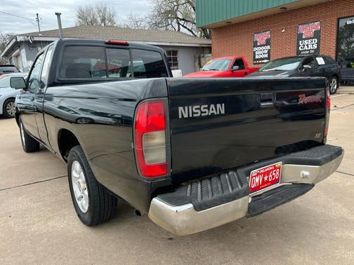 2000 Nissan Frontier XE King Cab