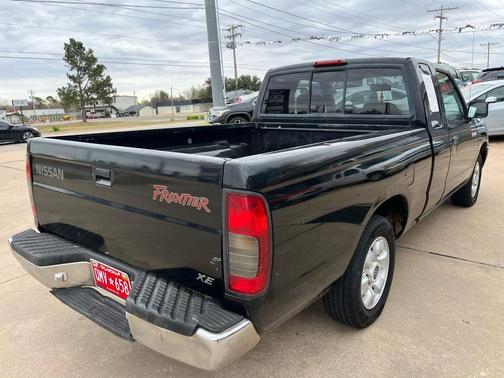 2000 Nissan Frontier XE King Cab