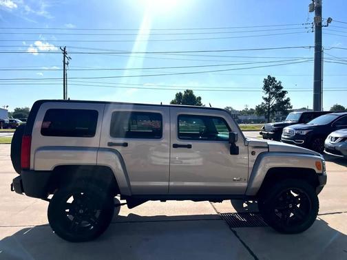 2006 Hummer H3 Base