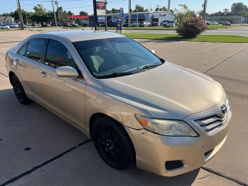 2010 Toyota Camry LE