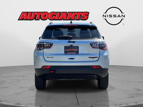 Silver Zynith Metallic Clearcoat 2025 Jeep Compass Trailhawk