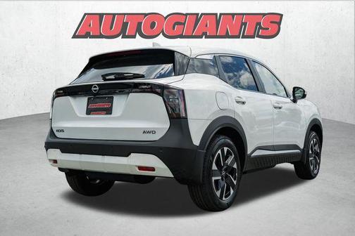 2025 Nissan Kicks SV