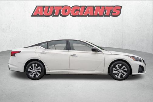 2025 Nissan Altima S FWD