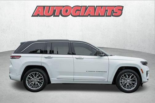 2022 Jeep Grand Cherokee Summit