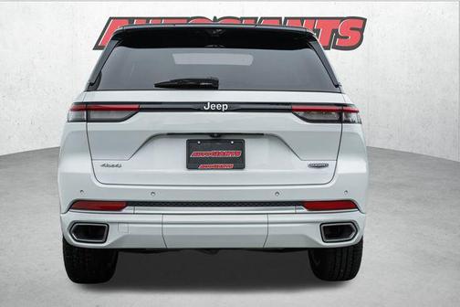 2022 Jeep Grand Cherokee Summit