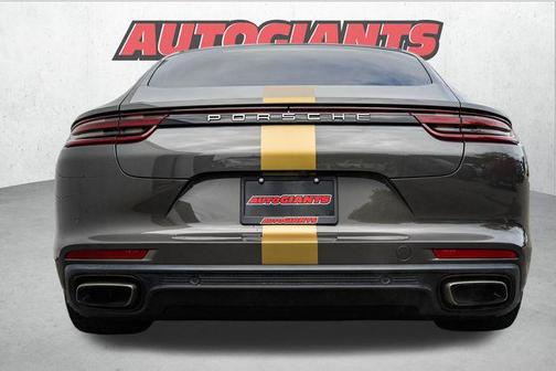 2018 Porsche Panamera Base
