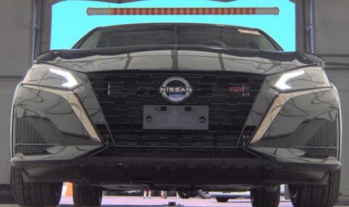 Super Black Clearcoat 2023 Nissan Altima SR FWD