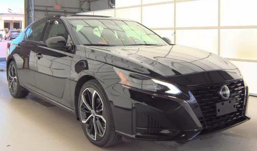 Super Black Clearcoat 2023 Nissan Altima SR FWD